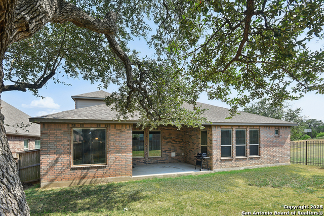 Image 37 of 39 For 1077 Stone Crossing