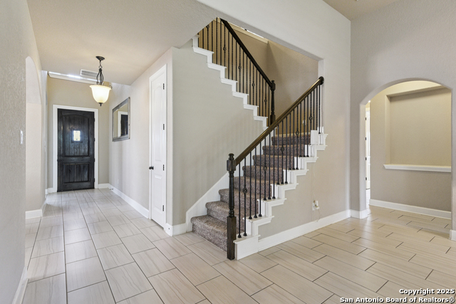 Image 4 of 39 For 1077 Stone Crossing