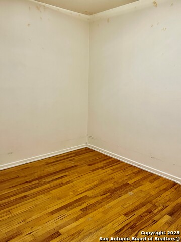 Image 11 of 14 For 14327 Ideal