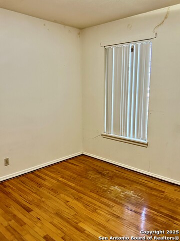 Image 9 of 14 For 14327 Ideal