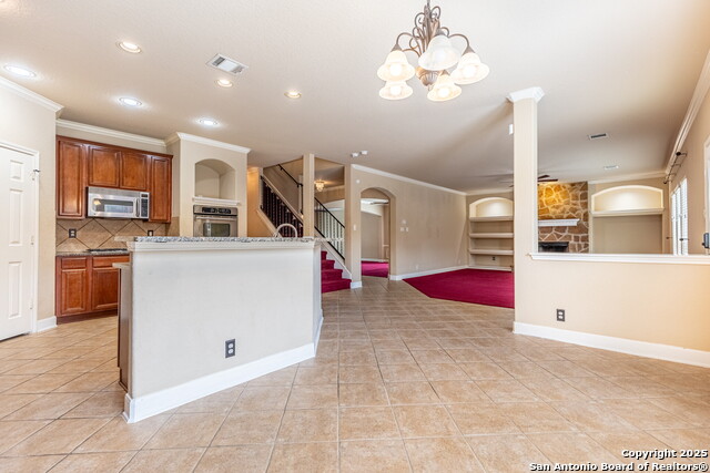 Listing photo id 13 for 111 Roan  