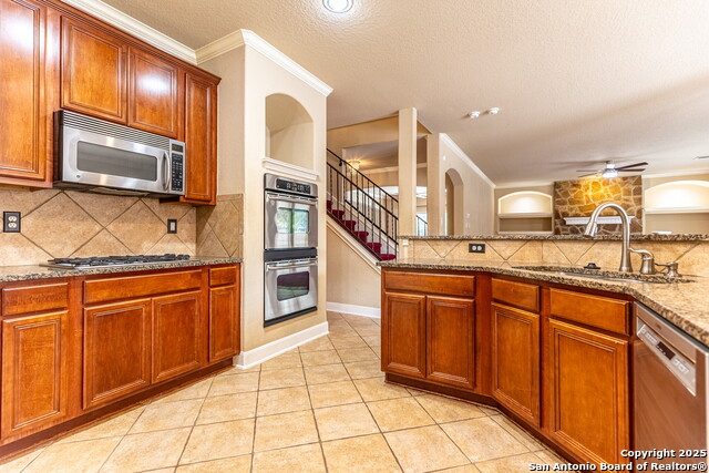 Listing photo id 14 for 111 Roan  