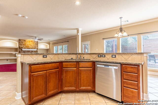 Listing photo id 16 for 111 Roan  