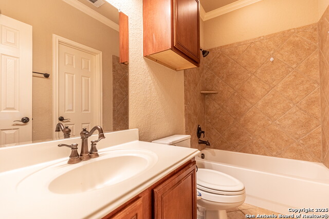 Listing photo id 17 for 111 Roan  