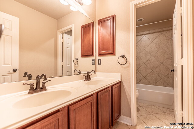 Listing photo id 27 for 111 Roan  