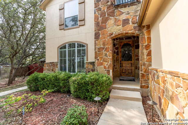 Listing photo id 2 for 111 Roan  