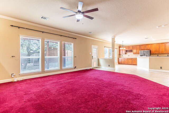 Listing photo id 7 for 111 Roan  