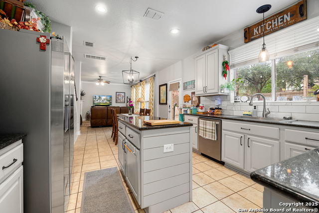 Listing photo id 11 for 23414 Treemont Park