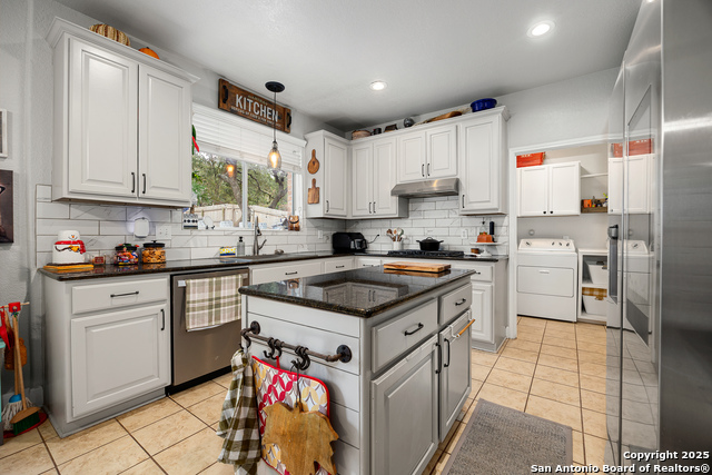 Listing photo id 12 for 23414 Treemont Park