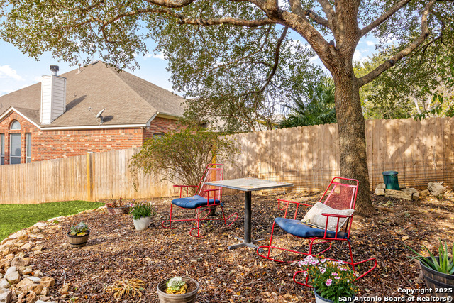 Listing photo id 36 for 23414 Treemont Park