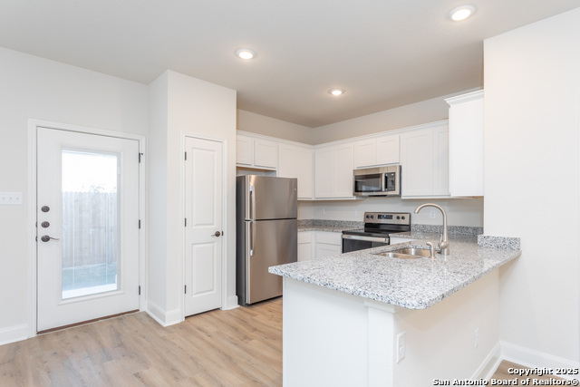 Image 2 of 19 For 13902 Enzo Gate, 101- 102