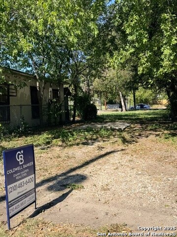 Listing photo id 0 for 1327 Montezuma