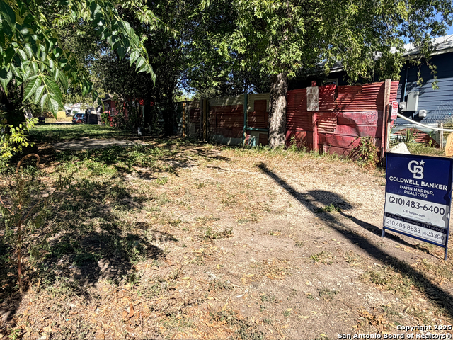 Listing photo id 3 for 1327 Montezuma