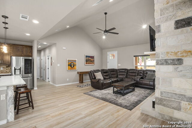 Image 10 of 37 For 295 Delanoy Dr