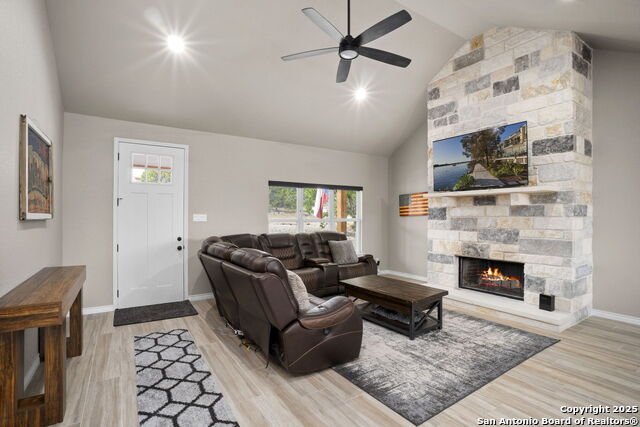 Image 6 of 37 For 295 Delanoy Dr