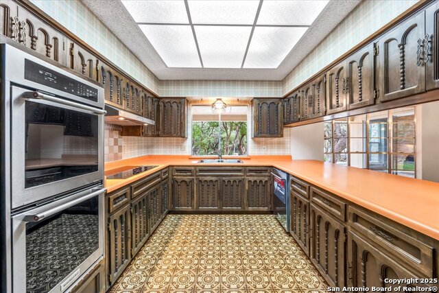 Image 23 of 55 For 9330 Sumac  