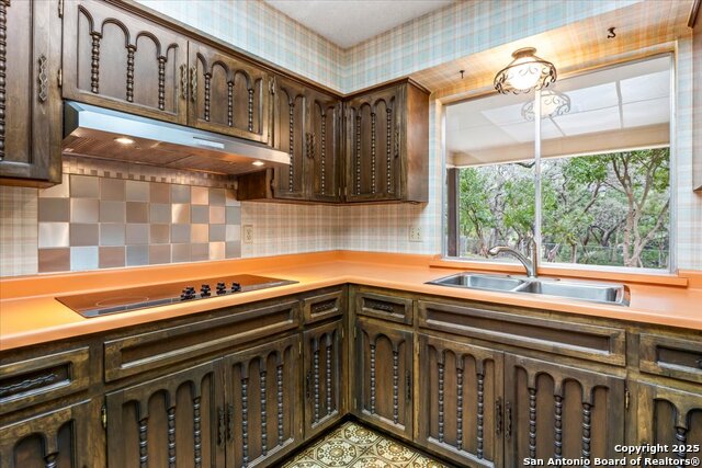 Image 24 of 55 For 9330 Sumac  