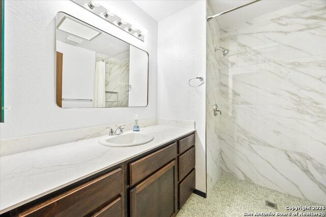 Image 26 of 55 For 9330 Sumac  