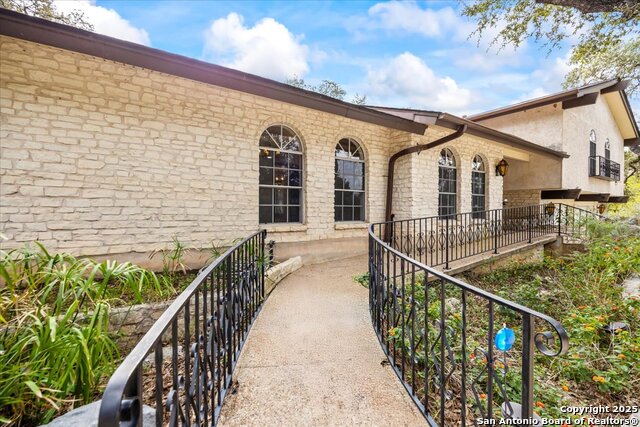 Image 7 of 55 For 9330 Sumac  