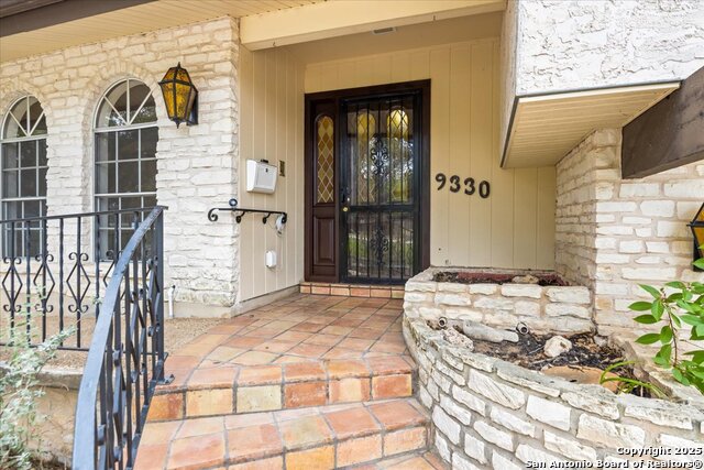 Image 8 of 55 For 9330 Sumac  