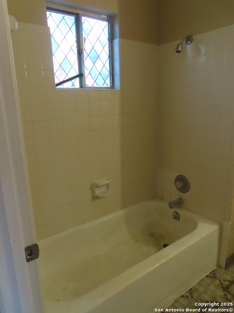 Image 5 of 8 For 264 Natalen