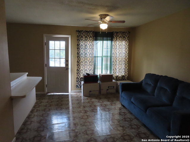 Image 7 of 8 For 264 Natalen