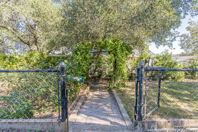 Image 26 of 35 For 1950 Triple Peak