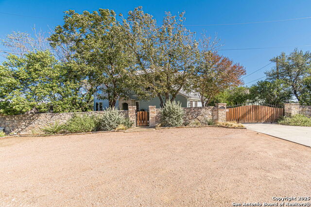 Image 34 of 35 For 1950 Triple Peak