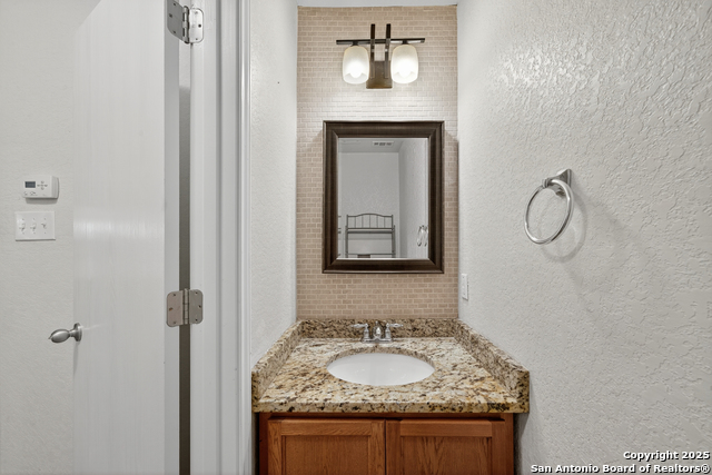 Image 20 of 38 For 10223 Huisache Fld