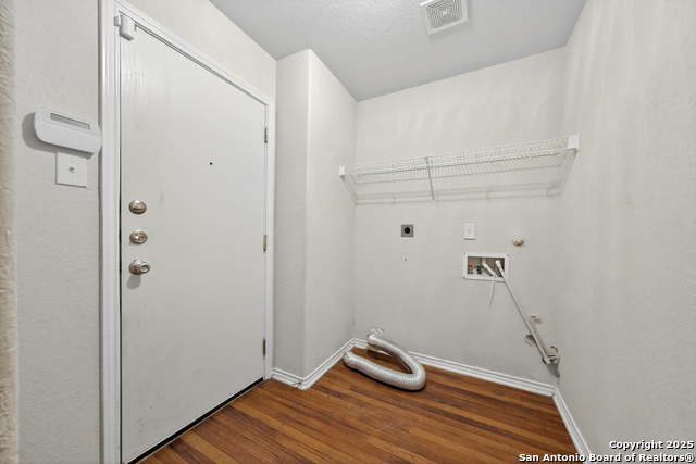 Image 34 of 38 For 10223 Huisache Fld