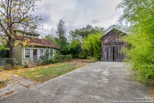 Image 25 of 25 For 807 Lullwood