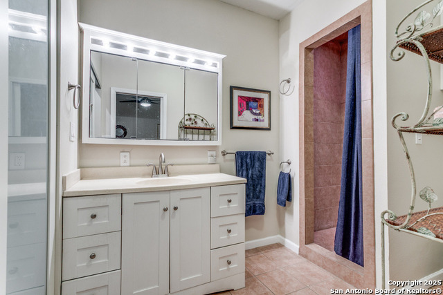 Image 18 of 25 For 237 Thorain  