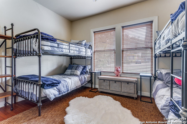 Image 19 of 25 For 237 Thorain  