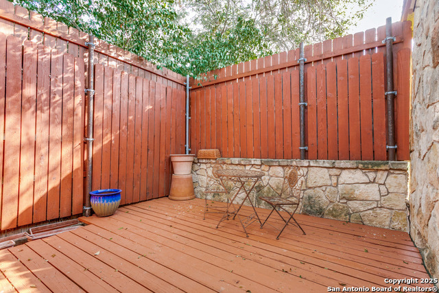 Image 23 of 25 For 237 Thorain  