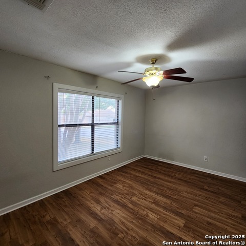 Listing photo id 7 for 715 Meadow Forge