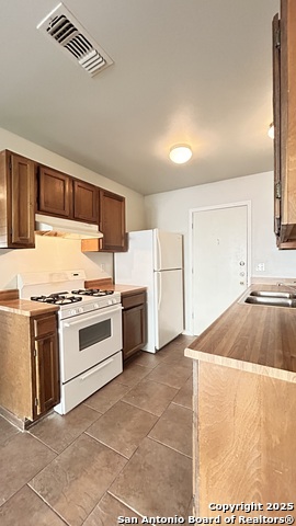 Image 6 of 19 For 9623 Golden Bend