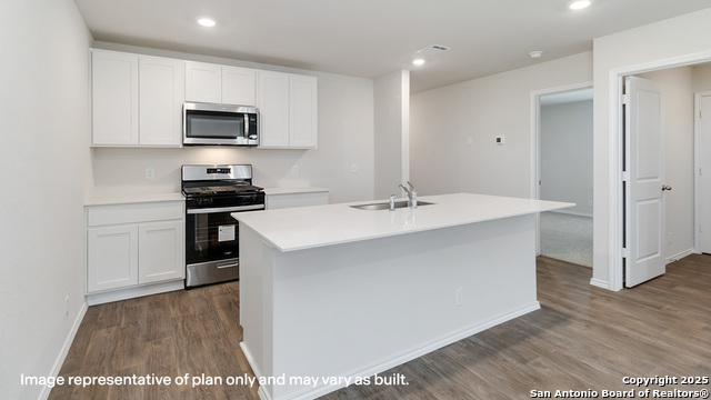 Listing photo id 3 for 13932 San Saba Falls