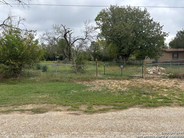 Image 4 of 8 For 7827 Von Ormy