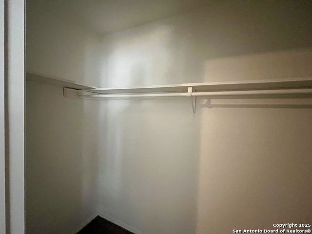 Image 16 of 31 For 2802 Lasses Blvd 8