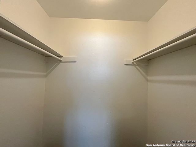 Image 20 of 31 For 2802 Lasses Blvd 8