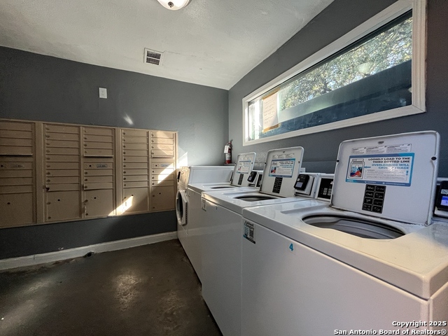 Image 26 of 31 For 2802 Lasses Blvd 8