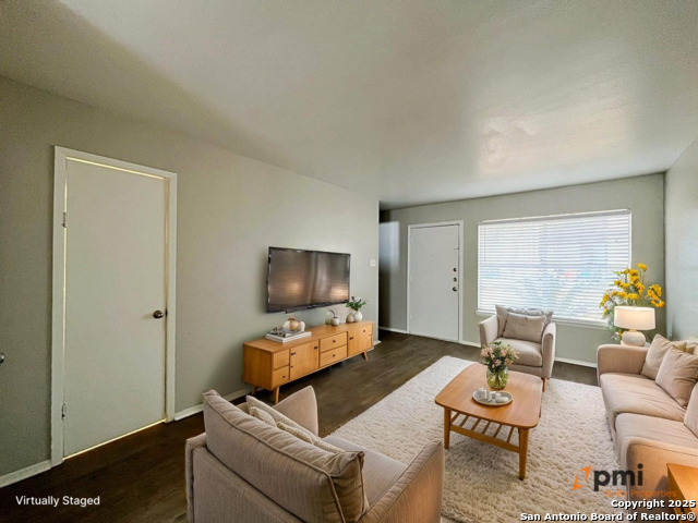 Image 3 of 31 For 2802 Lasses Blvd 8