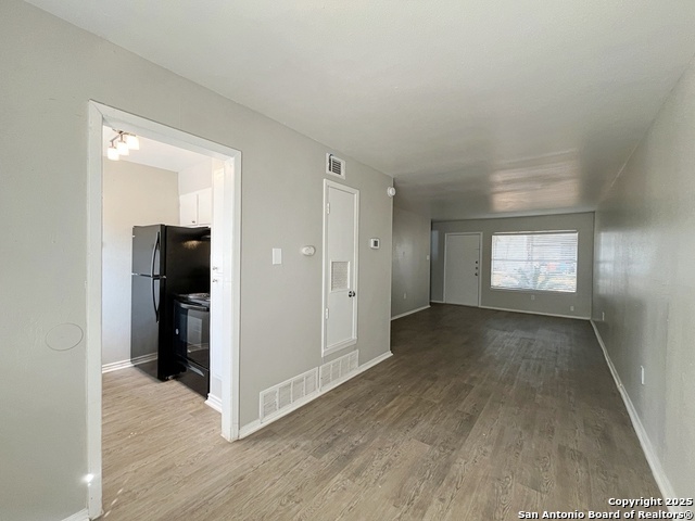 Image 7 of 31 For 2802 Lasses Blvd 8