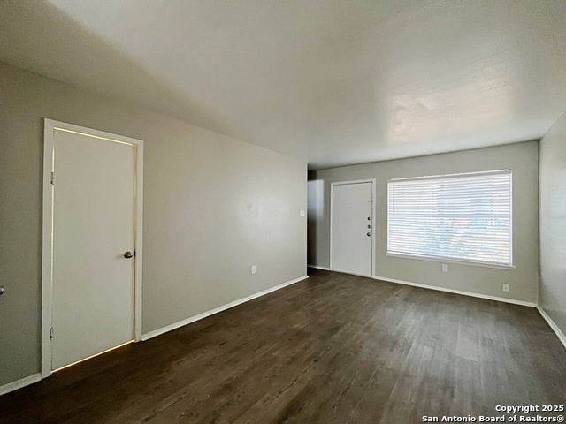 Image 8 of 31 For 2802 Lasses Blvd 8