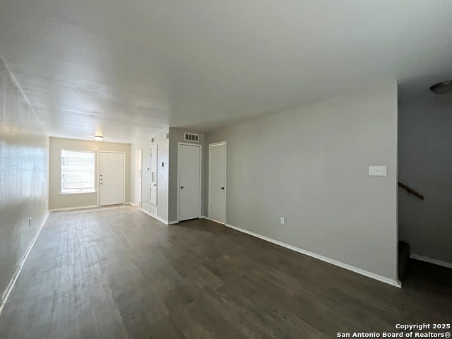 Image 9 of 31 For 2802 Lasses Blvd 8