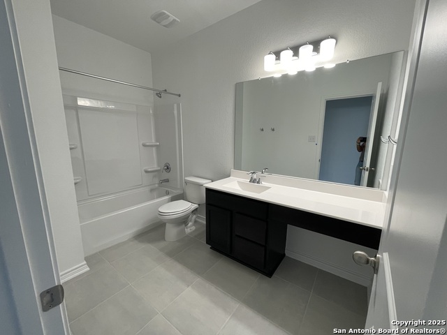 Image 21 of 24 For 2526 Corinthus Bend