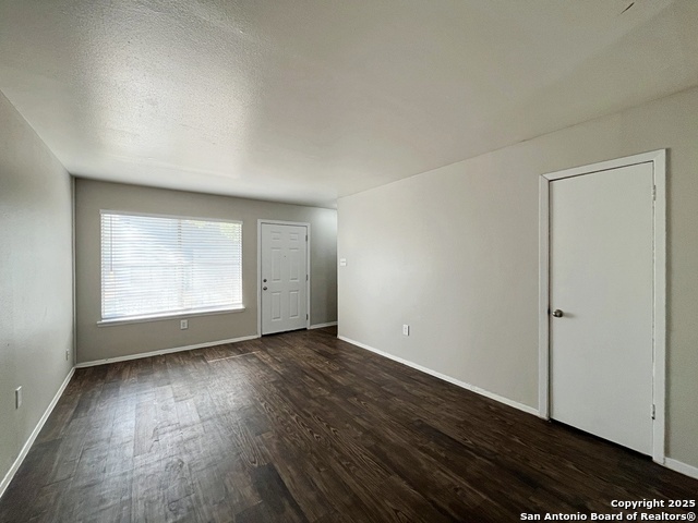 Image 8 of 27 For 2802 Lasses Blvd 20