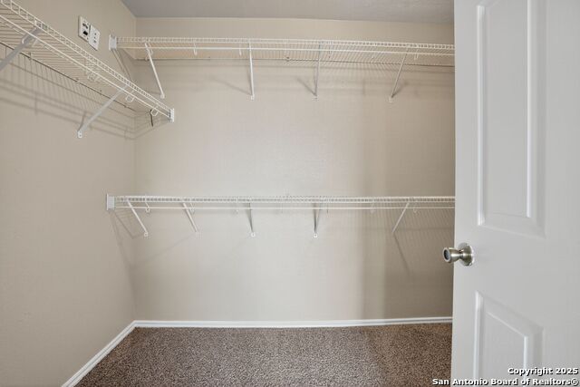 Image 18 of 22 For 7542 Omega Vale