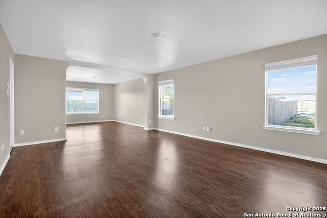 Image 3 of 22 For 7542 Omega Vale