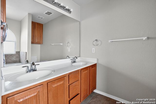 Image 8 of 22 For 7542 Omega Vale